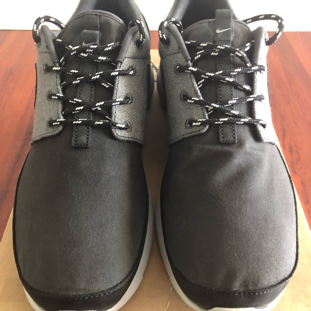 Nike Roshe run Premium NRG - Men’s 9.5